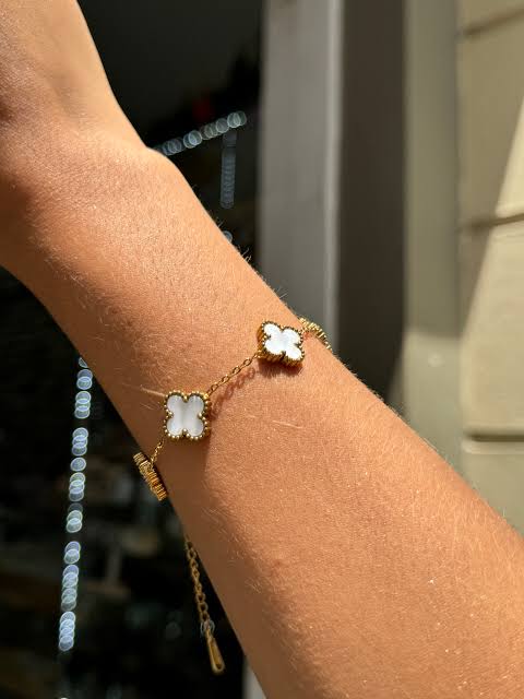 Pulsera Trébol Premium – Elegante, Ajustable y Combinable | Oferta Especial - AURÈNE